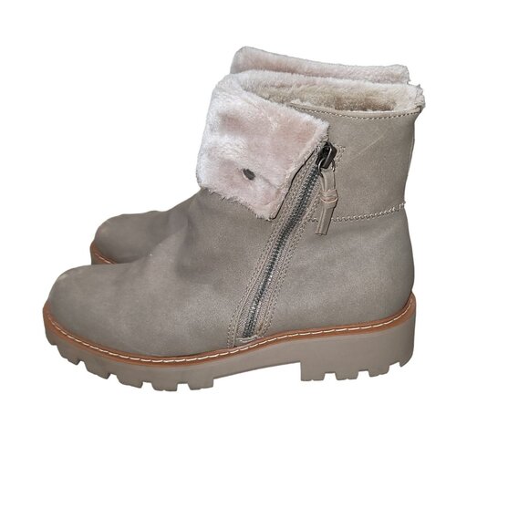 Baretraps Women's Westry Faux Fur Lug Boots with Side Zip Stay Dry System Postur - Picture 3 of 11